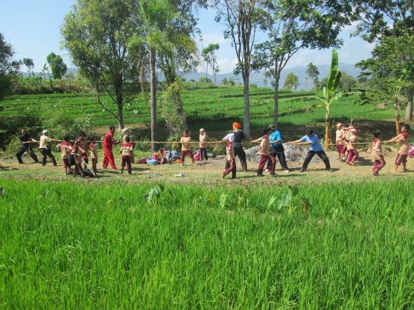 Halau Kejenuhan Pembelajaran dengan Outbond Ceria